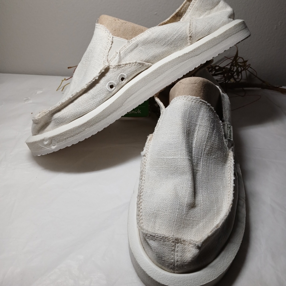 Sanuk Shoes Off-White Canvas SlipOn Loafers Womens Sz 11 NWT Flats Spring Summer